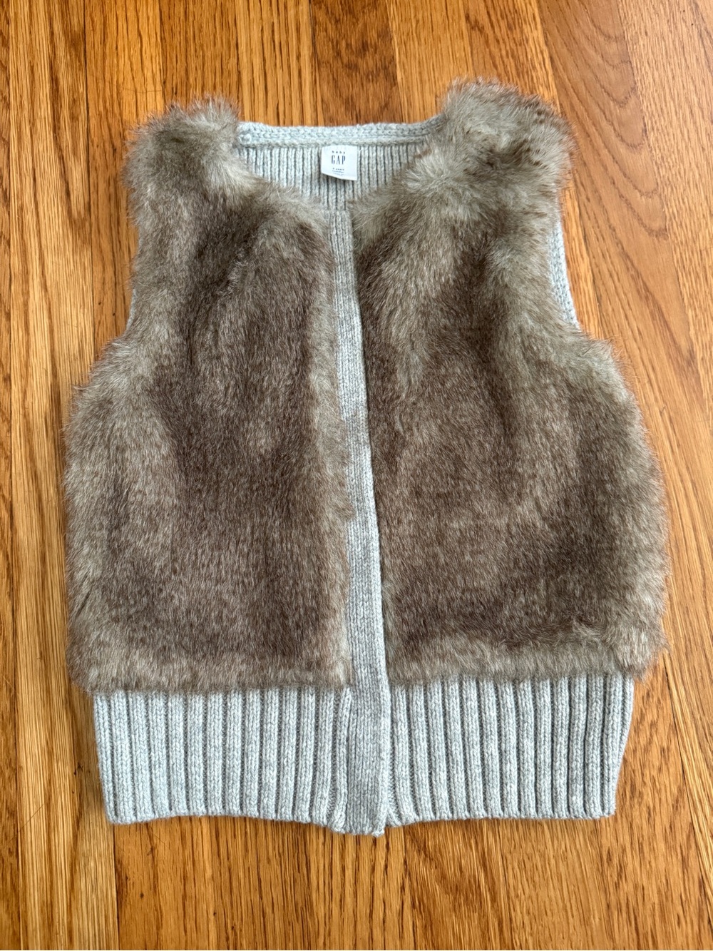 GAP faux fur gray knit kids sweater vest 4